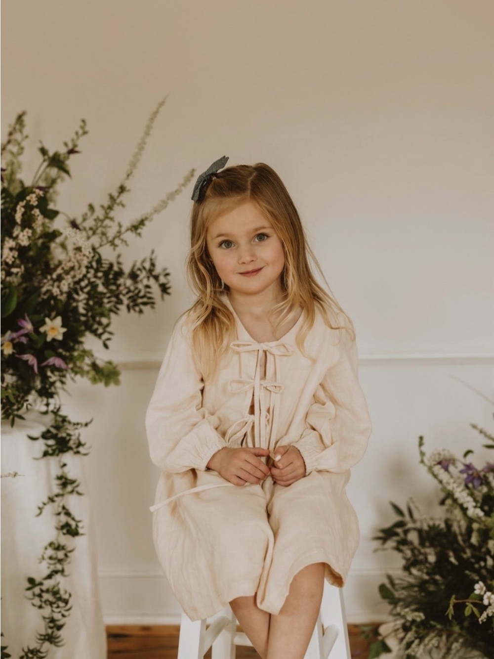 Girls' Cream Long-Sleeve Tie-Front Casual Dress